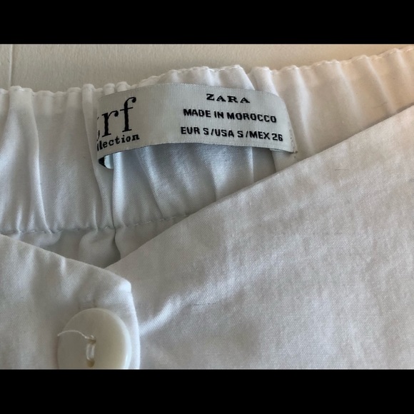 White minimalist very flattering top. - Picture 4 of 5